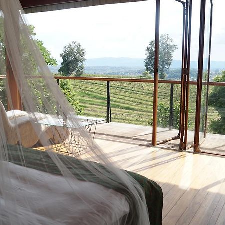 Aythaya Monte Divino Lodge Таунджи Экстерьер фото