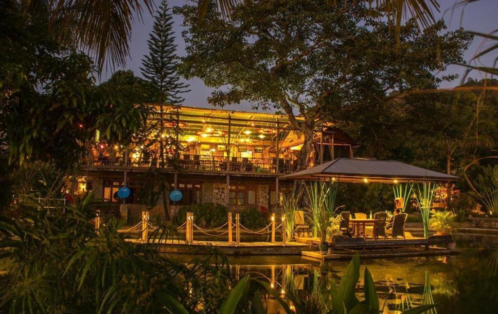 Aythaya Monte Divino Lodge Таунджи Экстерьер фото